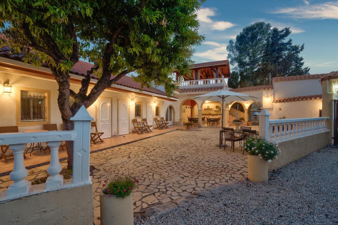 Finca Bilou Aigues Luaran gambar